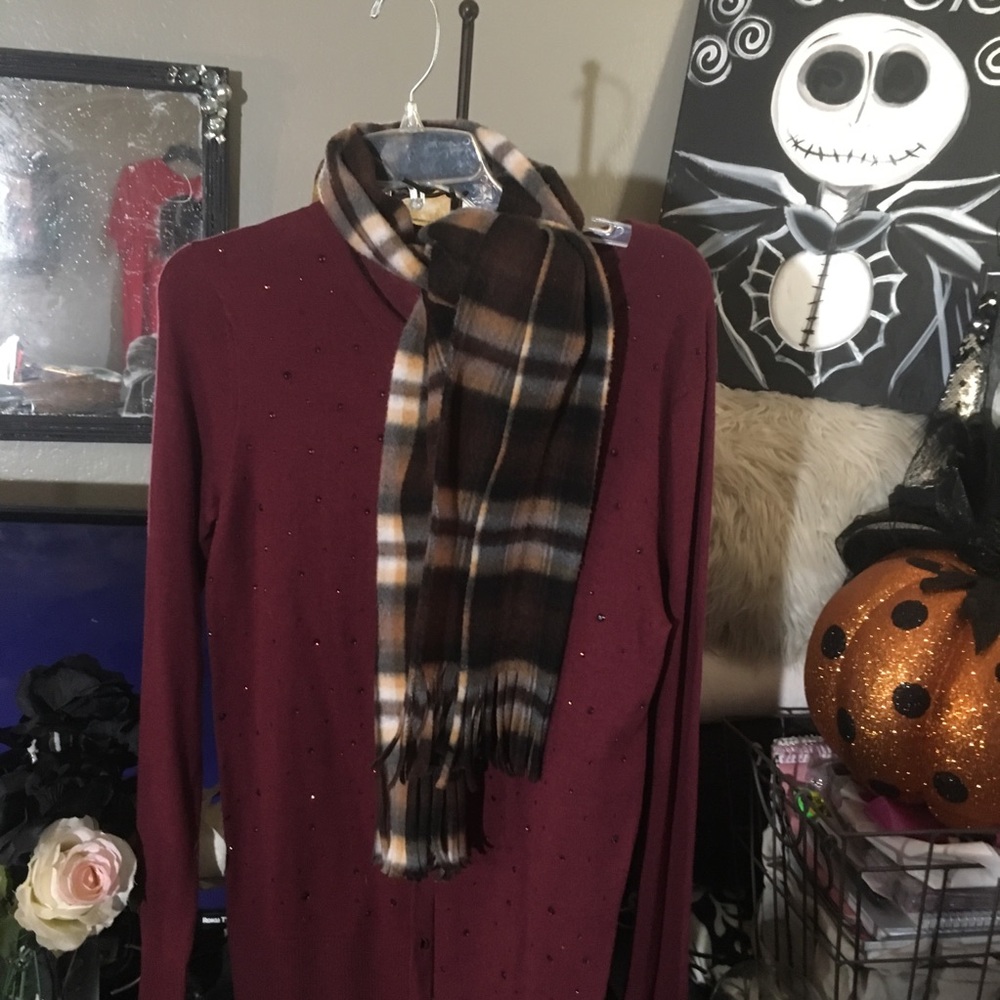 Sweater - Picture 2 of 5